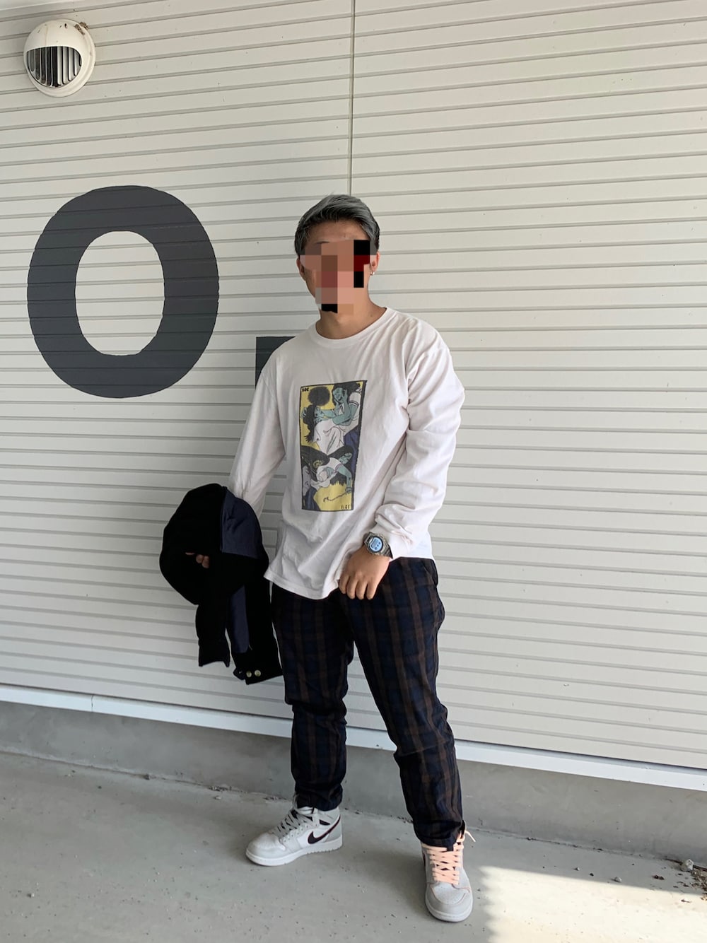 「シンプルコーデ、メンズコーデ、おしゃれさんと繋がりたい、大人カジュアル、スニーカー、カジュアル、NIKE、スラックス、ジョーダン1、時計、腕時計、G-SHOCK」｜「SON OF THE CHEESEのアイテム（スラックス、その他）」を使った、isseiさん（メンズ・169cm）の冬コーディネートの1枚目の写真
