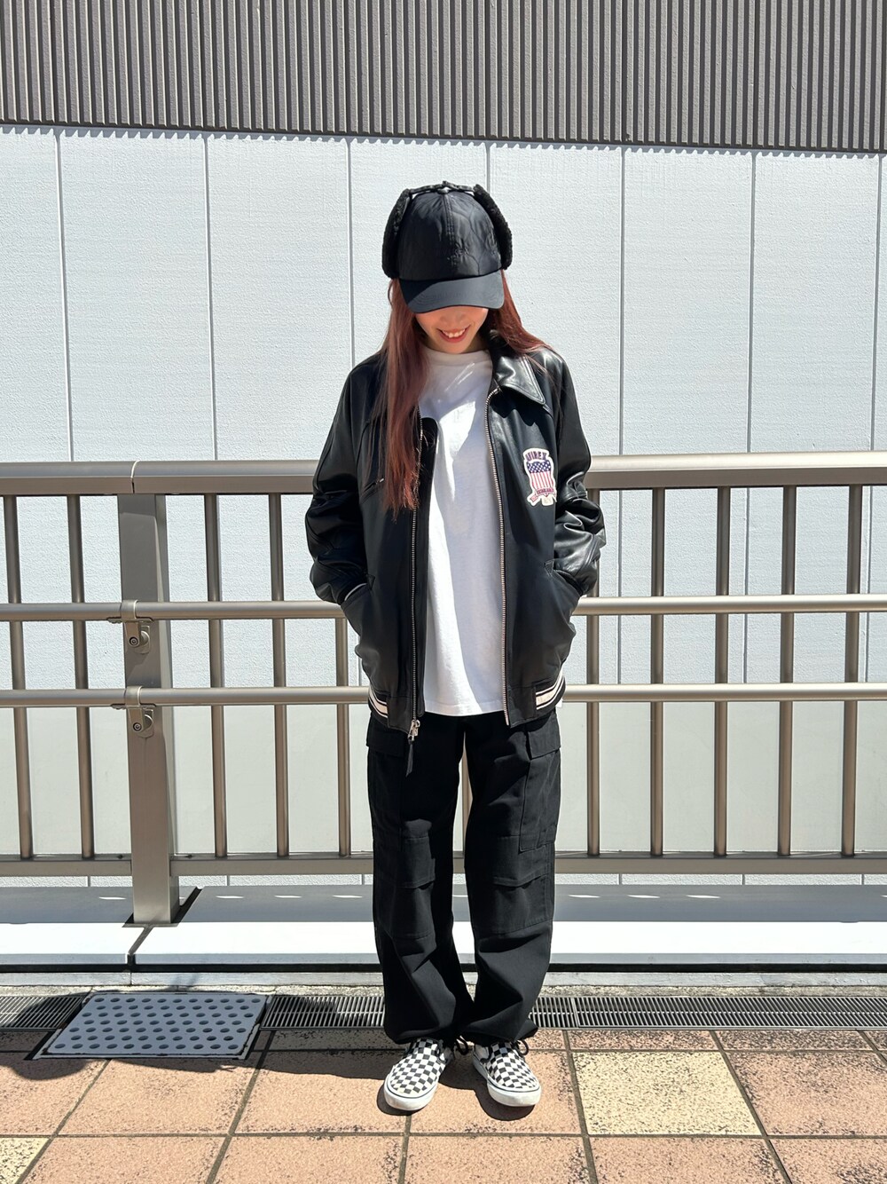 「AVIREX、AVIREXBelle、AVIREX海老名、レザージャケット、ピンナップガール、カーゴパンツ、フライトキャップ、スタッフコーデ、秋コーデ、いいね、save、フォローお願いします🤑」｜「AVIREXの【直営店限定】BOA FLIGHT CAP/ ボアフライトキャップ（キャップ、ブラック系）」を使った、あいかさん（レディース・158cm）の秋コーディネートの1枚目の写真