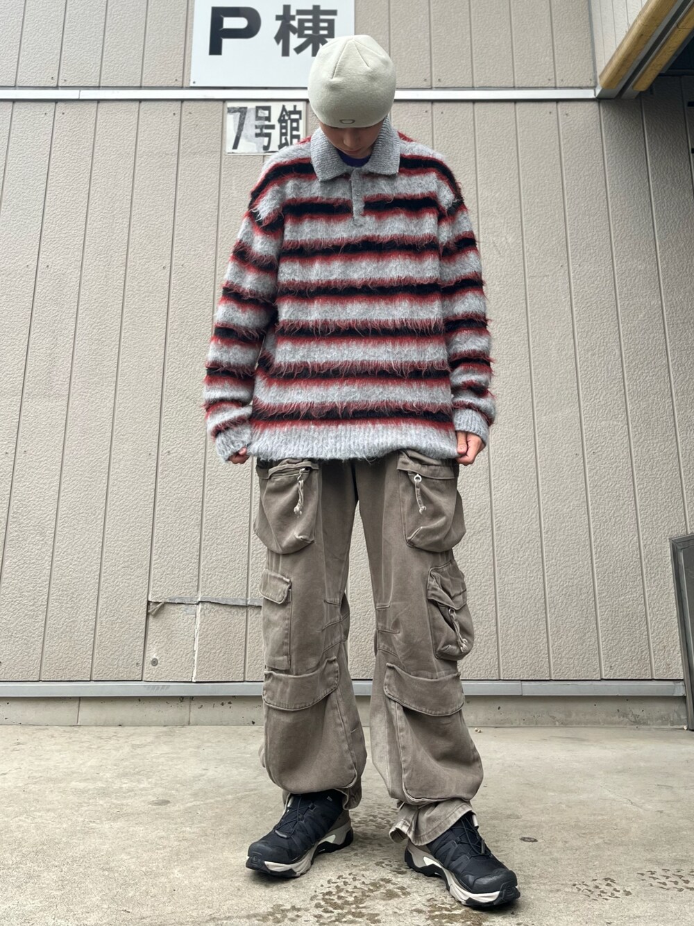 ZARAのカーゴパンツを使った「オーバーサイズ」のメンズ人気