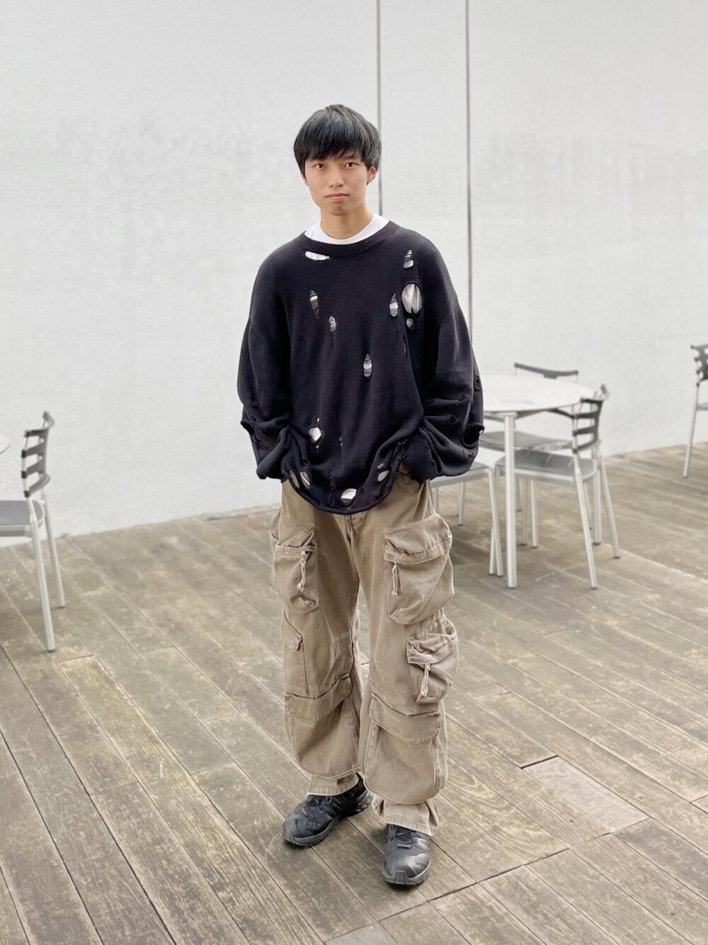 「ファッションを楽しもう、秋のコーデ、大人カジュアル、お洒落さんとつながりたい、カジュアル、ストリート、いいね、save、フォローお願いします🤑、ブラック、ワイドパンツ、デニムパンツ、ニット、韓国ファッション、レイヤードスタイル、ZARA、秋コーデ」｜「ZARAのアイテム（カーゴパンツ、ベージュ系）」を使った、(｀・ω・´)…YUTO…さん（メンズ・180cm）の秋コーディネートの1枚目の写真
