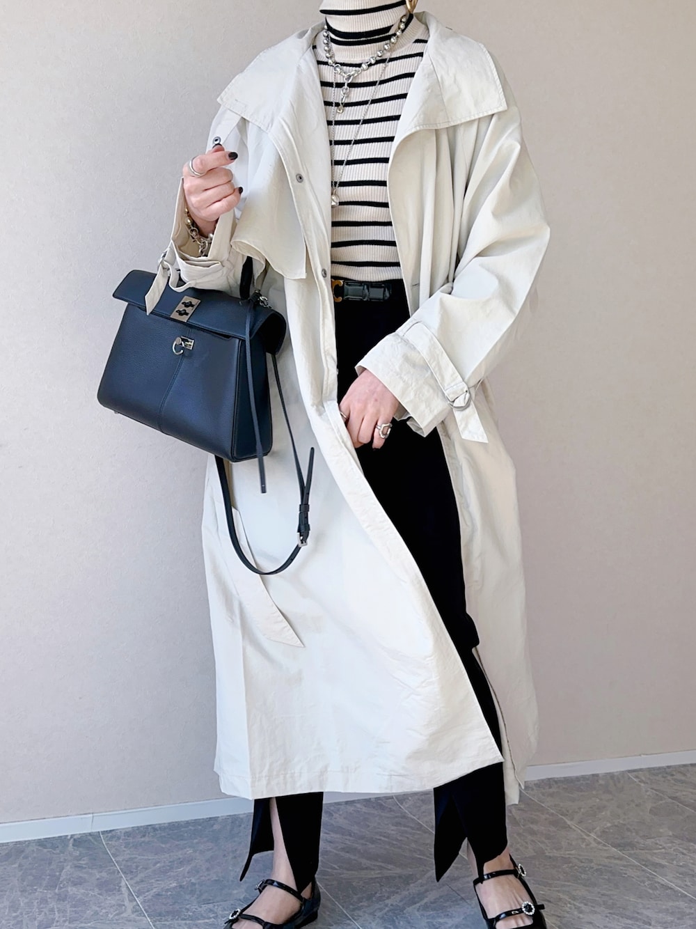「大人コーデ、トゥージュヌーブ、プチプラ、春コーデ、トレンチ、ootd」｜「210nouveのスタンドカラースプリングコート（トレンチコート、ホワイト系）」を使った、yocoさん（レディース・162cm）の冬コーディネートの1枚目の写真