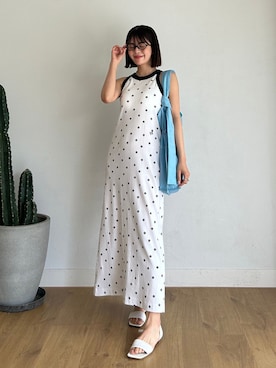 「Lil Ambition（リルアンビション）の【Robert P.Miller×Lil Ambition】ノースリーブワンピース（ワンピース、ホワイト系）」を使った、ももち Momochi｜牛江桃子さん（レディース・160cm）の夏コーディネート