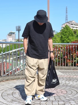 「エコバッグ」｜「アイテム（アナログ腕時計）」を使った、ぼんじりさん（メンズ・179cm）の春コーディネート