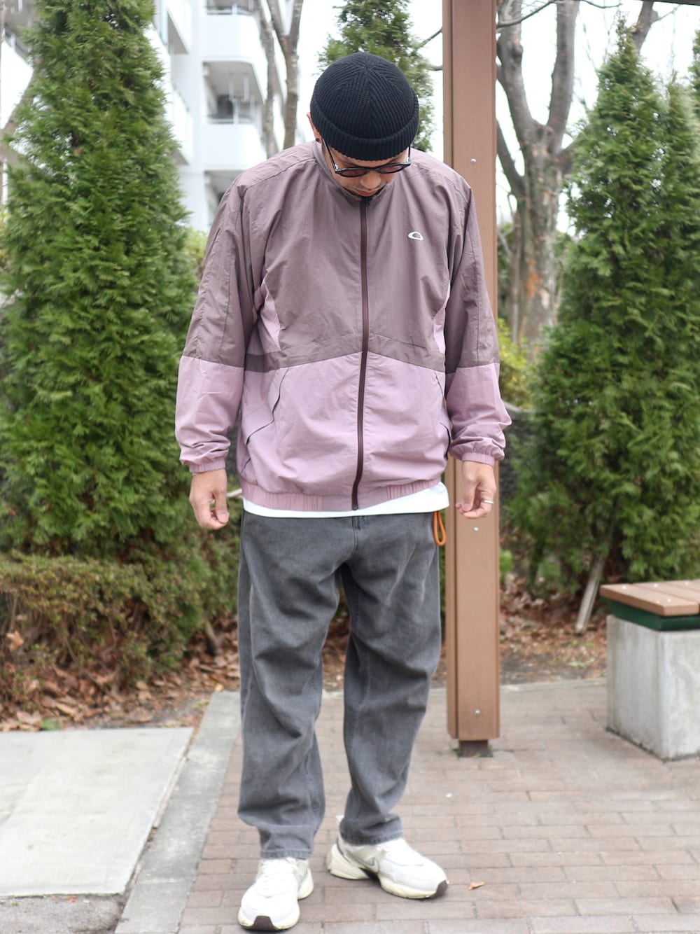 OAKLEYのナイロンジャケットを使った人気ファッション