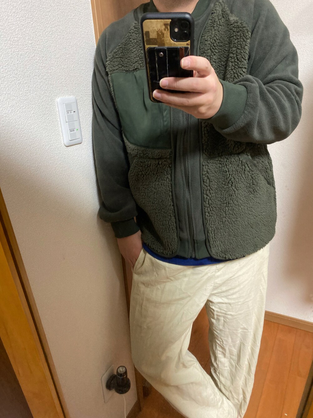 「コーデュロイ、ボア、UNIQLO、コーデュロイパンツ、GU、White Mountaineering、ボアジャケット、フォローお願いします、フォローミー、秋冬コーデ、おしゃれさんと繋がりたい、いいね、save、フォローお願いします🤑、カラーパンツ」｜「GUのアイテム（その他パンツ、ホワイト系）」を使った、flocon de neige(ZOZOブランド化2021プロフ応援お願いします）さん（メンズ・177cm）の秋コーディネートの1枚目の写真
