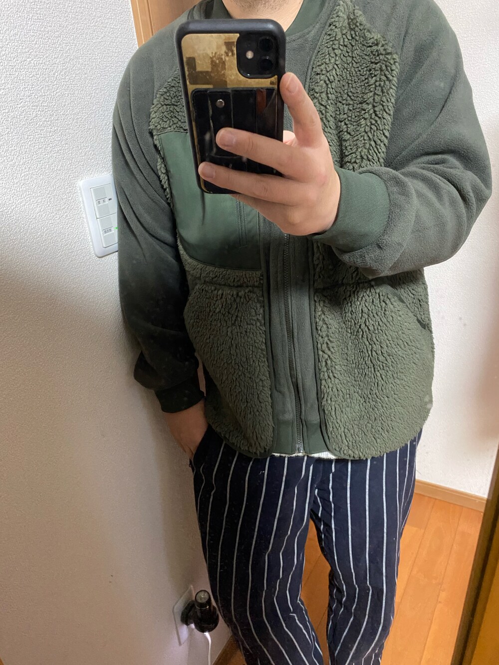 「ボア、UNIQLO、White Mountaineering、GU、ボアジャケット、シェフパンツ、ストライプ、いいね、save、フォローお願いします🤑、フォローミー、フォローお願いします、おしゃれさんと繋がりたい、ストライプパンツ」｜「UNIQLOのアイテム（MA-1、グリーン系）」を使った、flocon de neige(ZOZOブランド化2021プロフ応援お願いします）さん（メンズ・177cm）の秋コーディネートの1枚目の写真