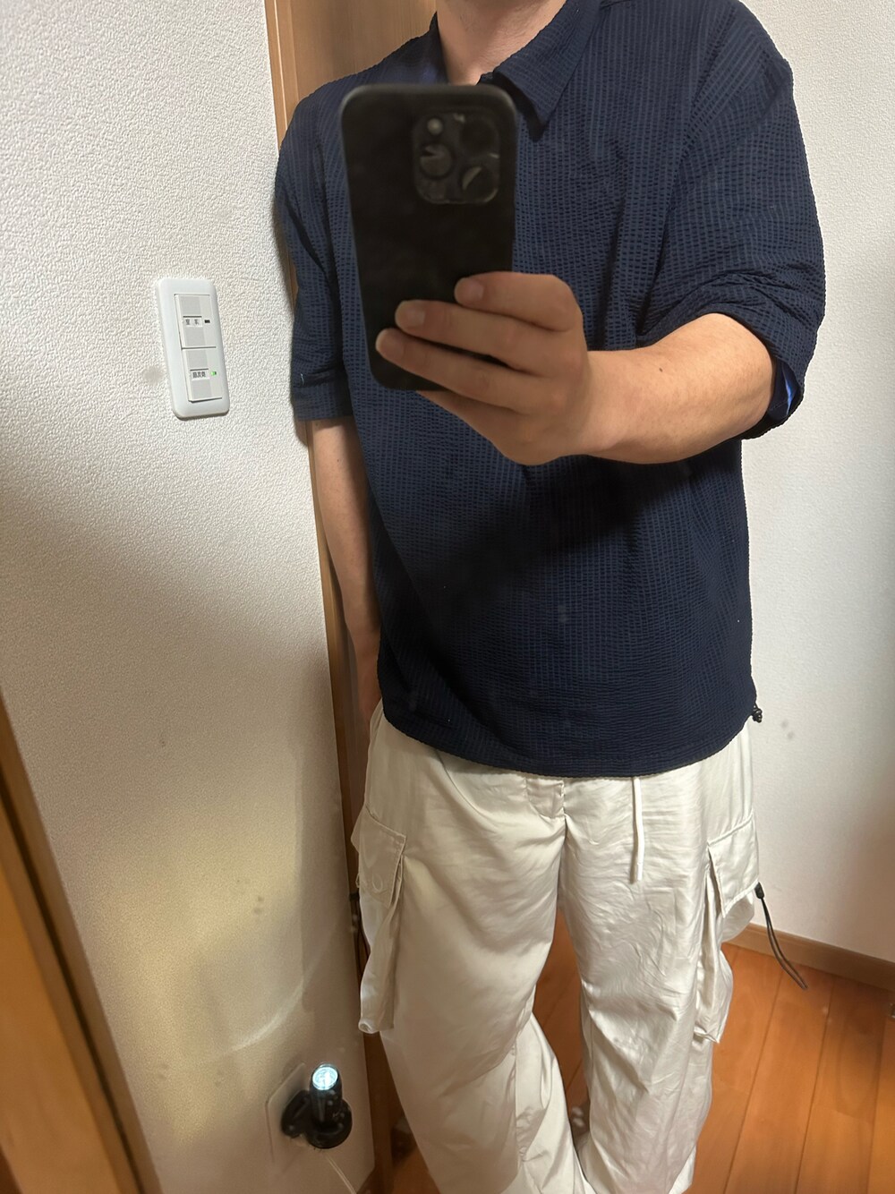 「プルオーバー、カーゴパンツ、いいね、save、フォローお願いします🤑、フォローミー、フォローお願いします、おしゃれさんと繋がりたい、VICTIM、SOPHNET.、SOPH.」｜「VICTIMのアイテム（カーゴパンツ、ホワイト系）」を使った、flocon de neige(ZOZOブランド化2021プロフ応援お願いします）さん（メンズ・177cm）の夏コーディネートの1枚目の写真