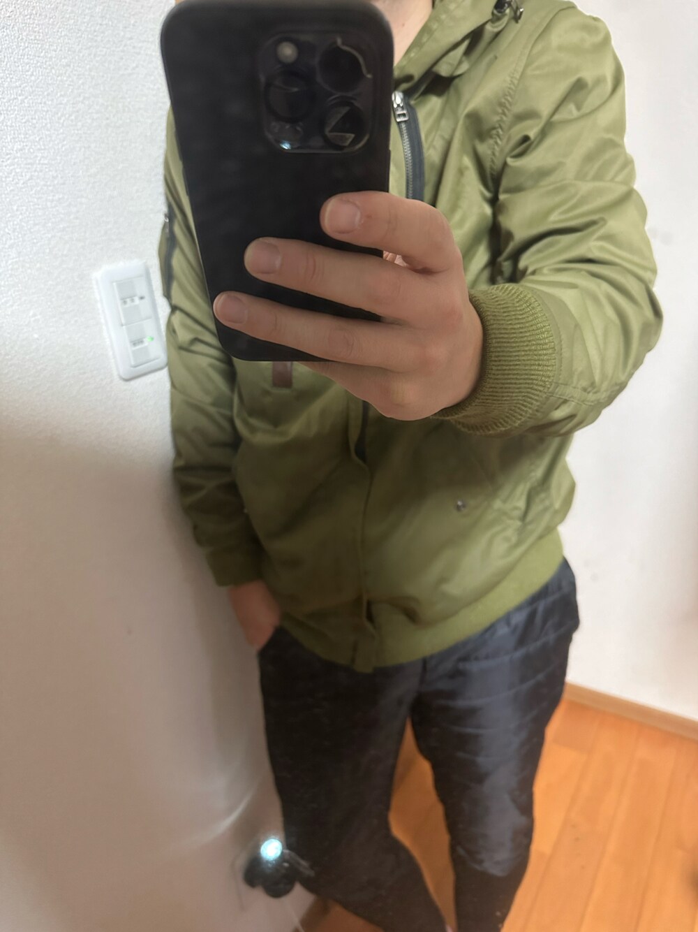 「ドレープ、MA-1、ミリタリー、いいね、save、フォローお願いします🤑、フォローミー、フォローお願いします、おしゃれさんと繋がりたい、glamb、カジュアルコーデ」｜「glambのCarol MA-1 / キャロルエムエーワン（MA-1、グリーン系）」を使った、flocon de neige(ZOZOブランド化2021プロフ応援お願いします）さん（メンズ・177cm）の冬コーディネートの1枚目の写真