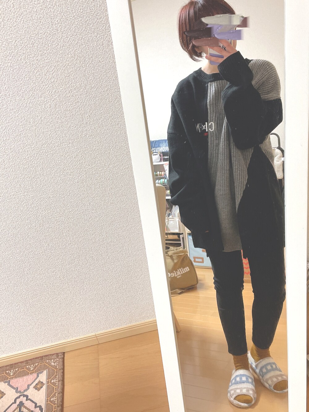 「休日コーデ、ゆるニット、新作コーデ、オトナカジュアル、低身長コーデ、雪の日、ビッグシルエット、キリカエトップス、バックスタイル、刺繍、マウンテンパーカー、黒スキニー、ケーブルソックス」｜「CHRONOIZMのアイテム（トップス、その他）」を使った、ユズルさん（レディース・150cm）の冬コーディネートの1枚目の写真