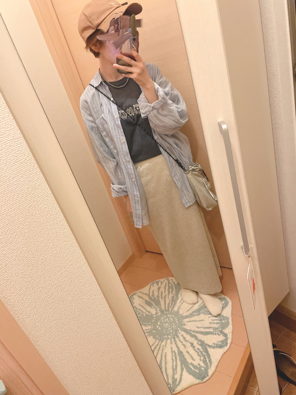 「くすみブルー、ストライプシャツ、刺繍トップス、リブスカート、メガネ×帽子、メンズライク、オーバーサイズ、低身長女子、大人カジュアル、シアーシャツ、ブルベ夏、シルバーバッグ」｜「AMERICAN HOLICのシアーCOOLWポケットシャツ（シャツ/ブラウス、ブルー系）」を使った、ユズルさん（骨格ストレート・レディース・151cm）の夏コーディネートの1枚目の写真