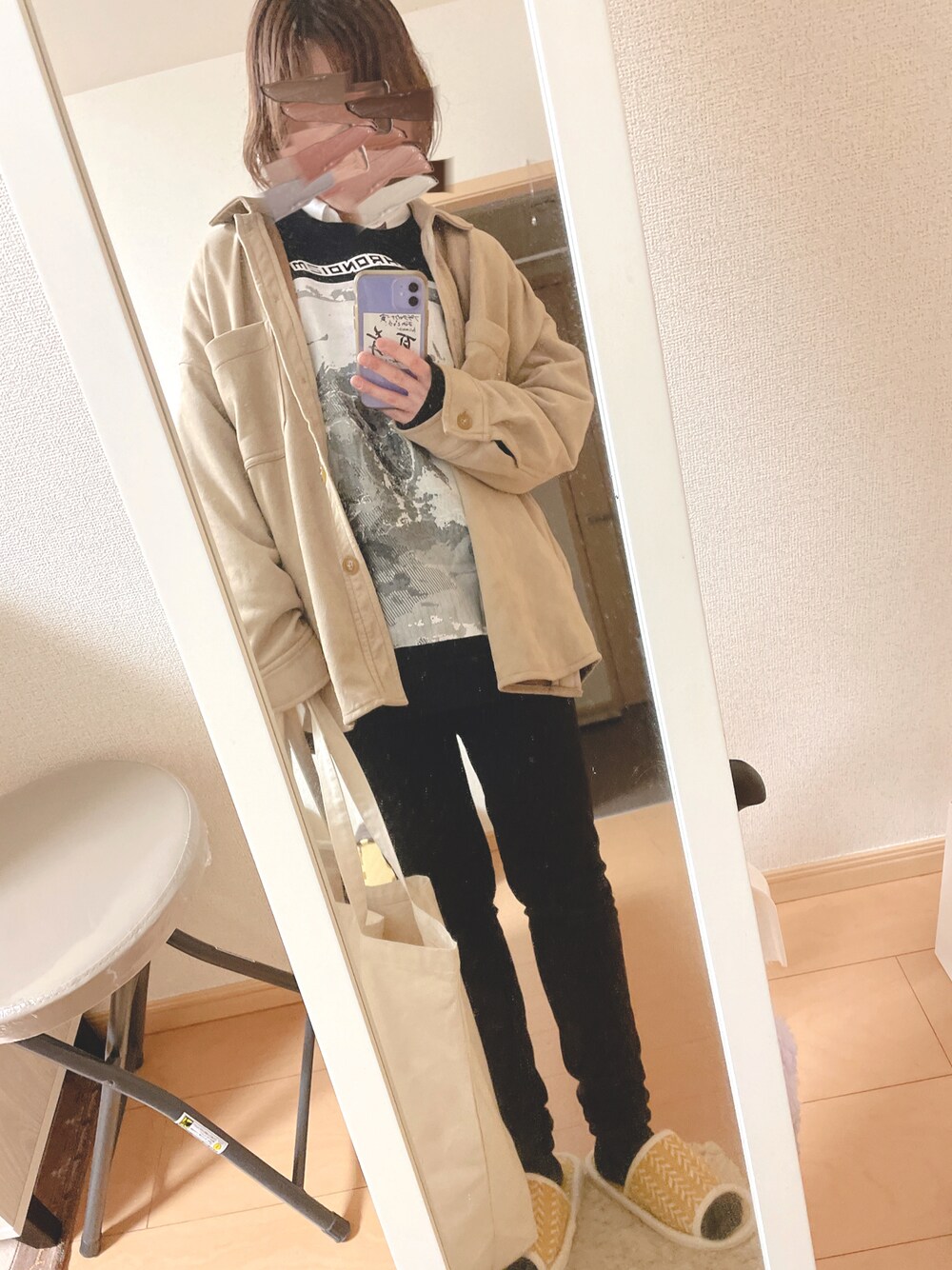 「秋コーデ、通勤コーデ、雨の日コーデ、CPOジャケット、オーバーサイズ、ビッグスウェット、シャツコーデ、ビッグトート、低身長女子、グラフィック、オトナカジュアル、スエード」｜「CHRONOIZMのアイテム（Tシャツ/カットソー、ブラック系）」を使った、ユズルさん（レディース・150cm）の秋コーディネートの1枚目の写真