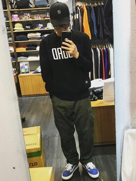 「ROTHCO（ロスコ）のアイテム（チノパンツ）」を使った、阿展さん（メンズ・175cm）の秋コーディネート