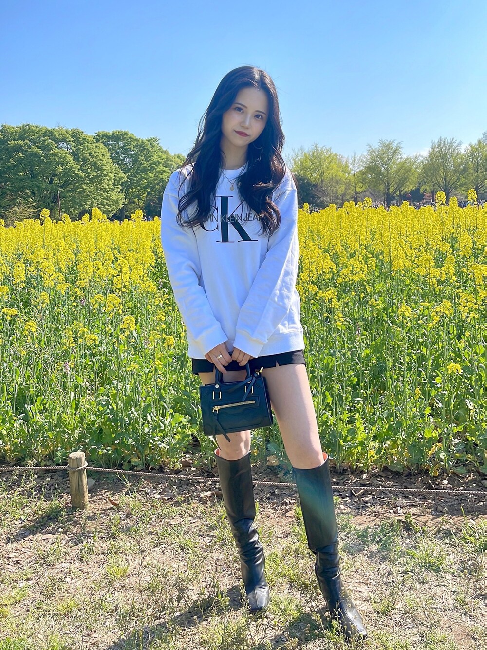「いまどきジャケット写真、おでかけコーデ、シンプルコーデ、春、大人カジュアル、カジュアルコーデ、california、カルバンクライン、ANAP、ACYM、shein、春服コーデ、今日のコーデ、お洒落さんとつながりたい、ロングブーツ」｜「SHEINのアイテム（バッグ、ブラック系）」を使った、Manamiさん（レディース・157cm）の春コーディネートの1枚目の写真