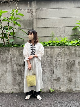 「アイテム（かごバッグ、パープル系）」を使った、hinanoさん（レディース・155cm）の夏コーディネート