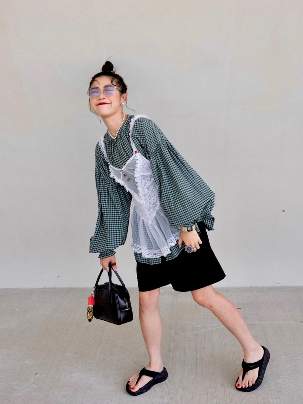 「秋冬コーデ、WEARハロウィン2022、WEAR、ootd、wiwt、vintage style、VINTAGE、古着好きな人と繋がりたい、古着女子、古着、RayBEAMS、HOKAONEONE」｜「BEAMS BOYのアイテム（シャツ/ブラウス、グリーン系）」を使った、yukaさん（レディース・153cm）の秋コーディネートの1枚目の写真