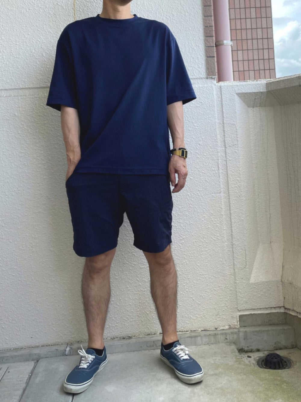 「セットアップ、ショートパンツ、ネイビー、UNIQLO、カジュアルコーデ、今日のコーデ、夏コーデ」｜「C.E.L.STOREのVANS/ヴァンズ ERA HALF MOON（スニーカー、ブルー系）」を使った、gozou12345さん（メンズ・175cm）の夏コーディネートの1枚目の写真