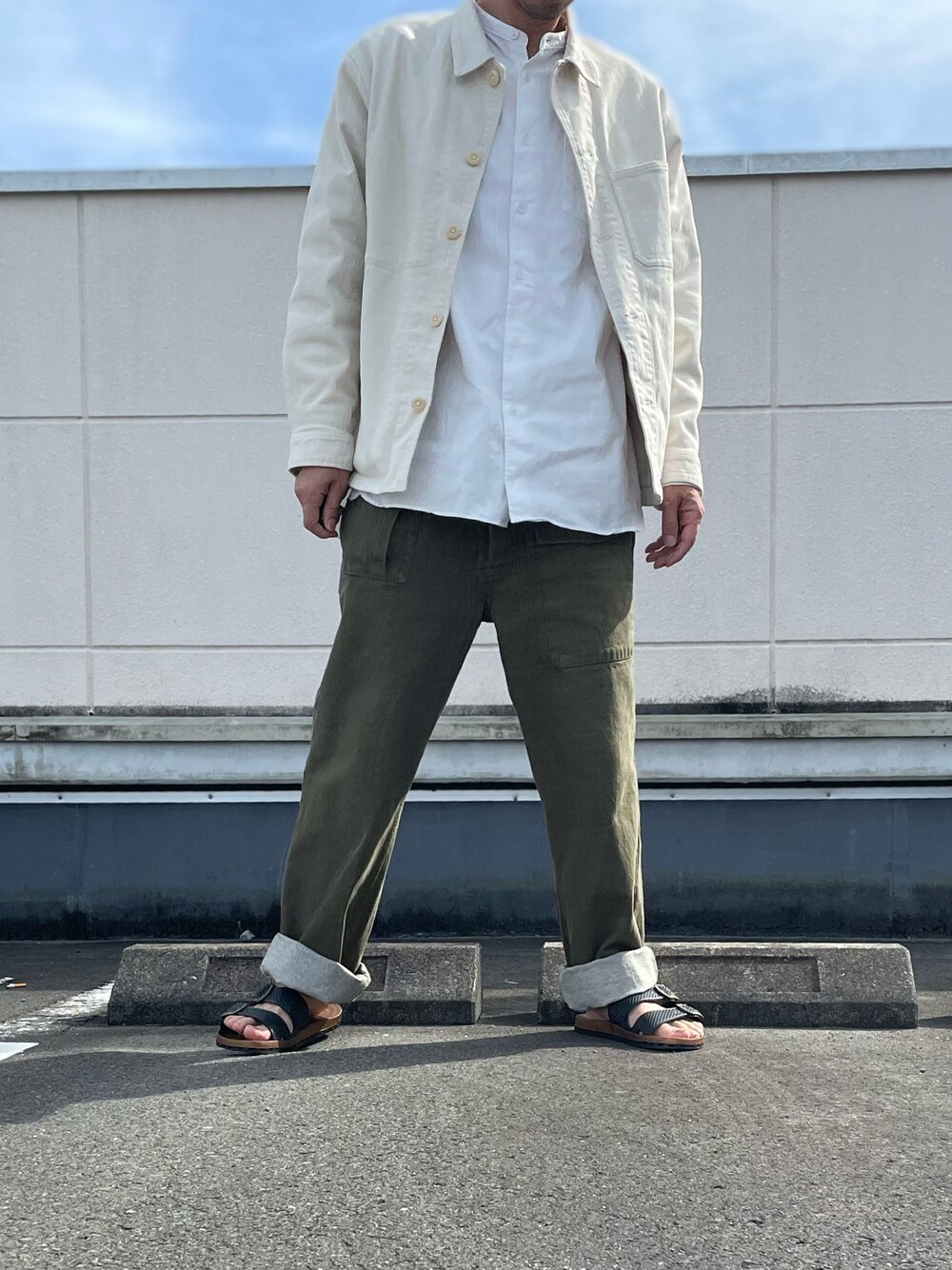 「HOUSTONのアイテム（デニムパンツ、グリーン系）」を使った、gozou12345さん（メンズ・175cm）の秋コーディネートの1枚目の写真