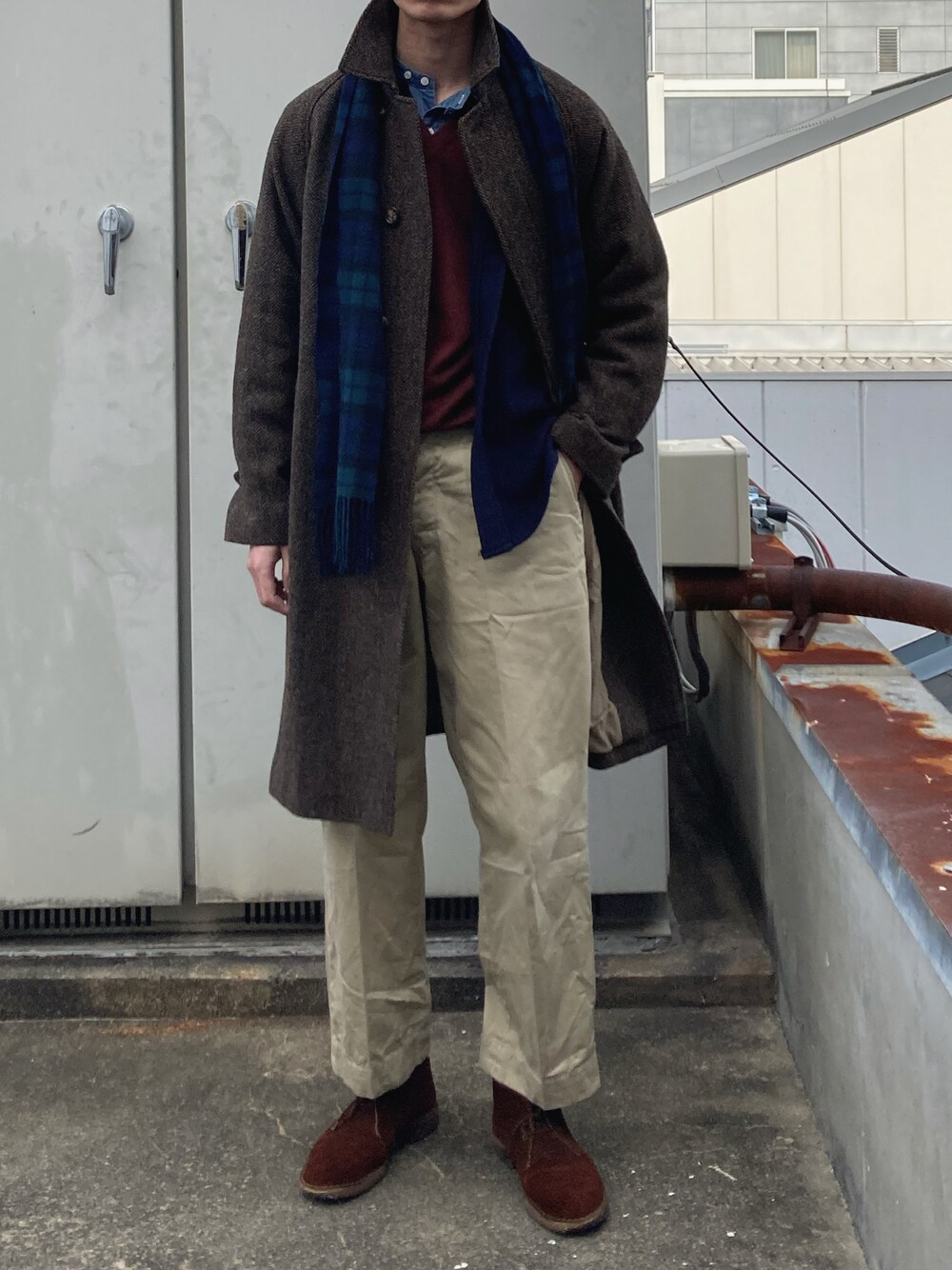 「MILITARYの50s US Army chino（チノパンツ、ベージュ系）」を使った、二軒茶屋さん（メンズ・178cm）の冬コーディネートの1枚目の写真