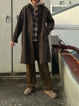 「Clarks（クラークス）のアイテム（ブーツ、ベージュ系）」を使った、二軒茶屋さん（メンズ・178cm）の冬コーディネート
