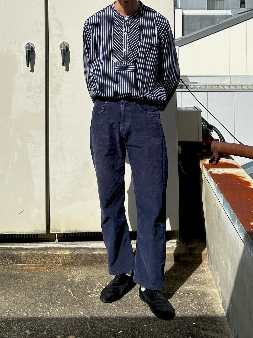 「modASのアイテム（シャツ/ブラウス、ブルー系）」を使った、二軒茶屋さん（メンズ・178cm）の秋コーディネートの1枚目の写真