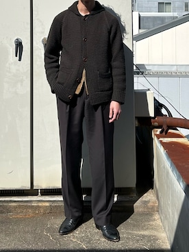 「PHIGVEL（フィグベル）のアイテム（ニット/セーター、ブラウン系）」を使った、二軒茶屋さん（メンズ・178cm）の春コーディネート