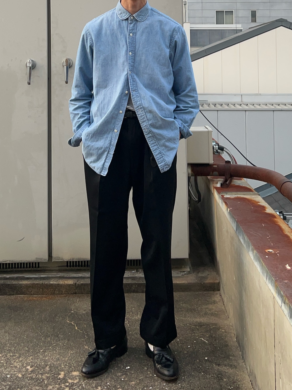 「POLO RALPH LAURENのアイテム（シャツ/ブラウス、ブルー系）」を使った、二軒茶屋さん（メンズ・178cm）の春コーディネートの1枚目の写真
