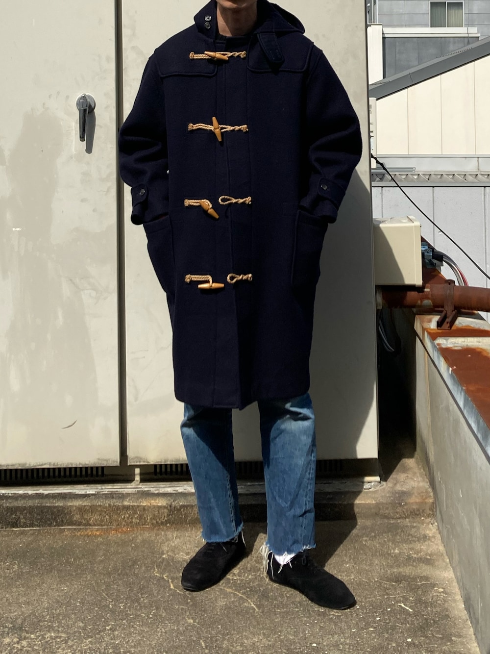 「ダッフルコート」｜「POLO RALPH LAURENのアイテム（ダッフルコート、ブルー系）」を使った、二軒茶屋さん（メンズ・178cm）の春コーディネートの1枚目の写真