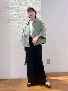 「LEPSIM（レプシィム）の14ゲージニットナロースカート　242468（スカート、ブラック系）」を使った、mayaさん（レディース・158cm）の春コーディネート