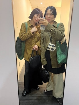 「LEPSIM（レプシィム）のストレッチサテンスカート　497324（スカート）」を使った、mayaさん（レディース・156cm）の秋コーディネート