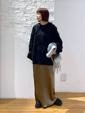 「LEPSIM（レプシィム）のストレッチサテンスカート　497324（スカート）」を使った、mayaさん（レディース・156cm）の秋コーディネート