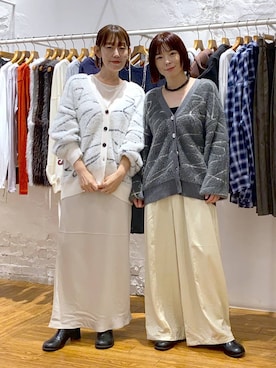 「LEPSIM（レプシィム）のストレッチサテンスカート　497324（スカート）」を使った、mayaさん（レディース・156cm）の秋コーディネート