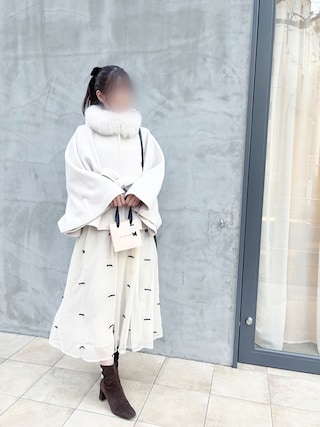 ノエラ ポンチョコート オフホワイト 白 ノエラ ファー付きポンチョ