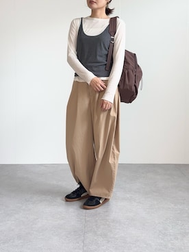 「アイテム（バックパック/リュック、ブラウン系）」を使った、ユタニさん（レディース・163cm）の秋コーディネート