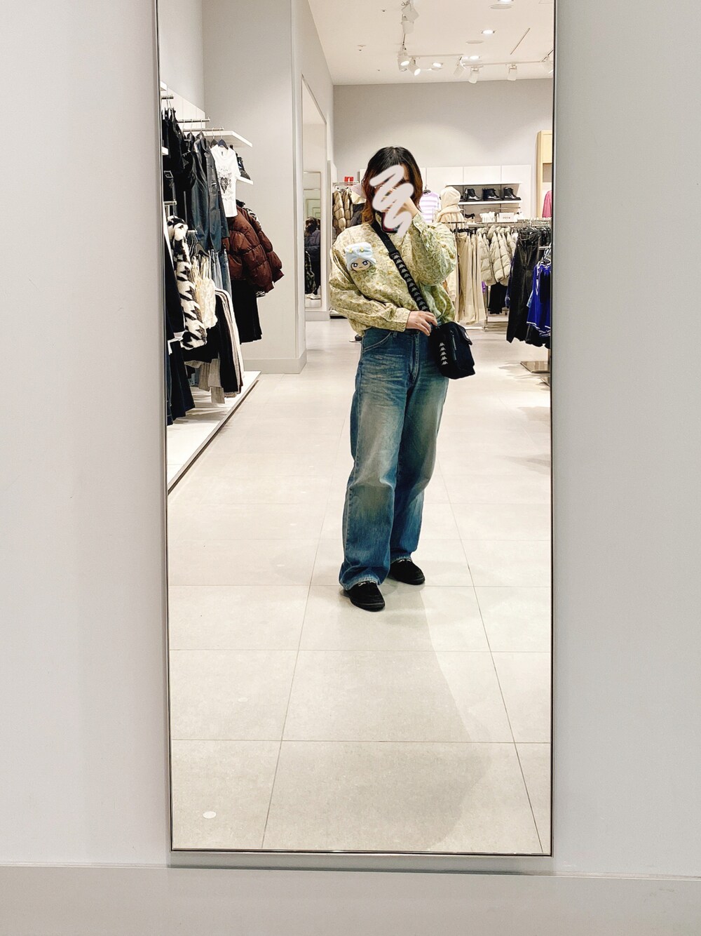 「古着、JOJO」｜「KappaのKappa(カッパ)【UNI】BANDAショルダーバッグ（ショルダーバッグ、ブラック系）」を使った、kiさん（レディース・165cm）の秋コーディネートの1枚目の写真