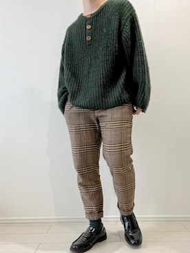 「improves（インプローブス）のアイテム（スラックス）」を使った、kasago/Instagramも見てねさん（メンズ・165cm）の冬コーディネート