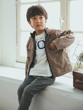 「デイリーカジュアル」｜「アイテム（ナイロンジャケット）」を使った、BEBE ONLINE STOREさん（キッズ・110cm）の秋コーディネート