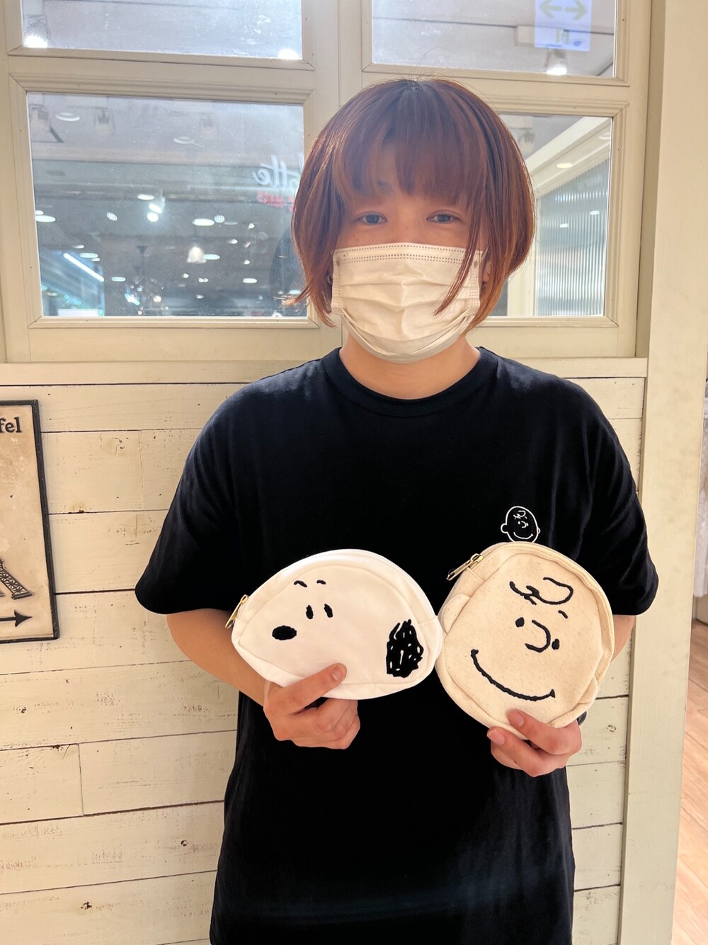 「モノトーン、Tシャツ、スヌーピー、カジュアル、オリーブ デ オリーブ(OLIVE des OLIVE)、高身長女子、シンプルコーデ、大人カジュアル、お洒落さんとつながりたい、休日コーデ」｜「OLIVE des OLIVEのPEANUTSゆるTシャツ（Tシャツ/カットソー、ブラック系）」を使った、かおりさん（レディース・162cm）の春コーディネートの1枚目の写真