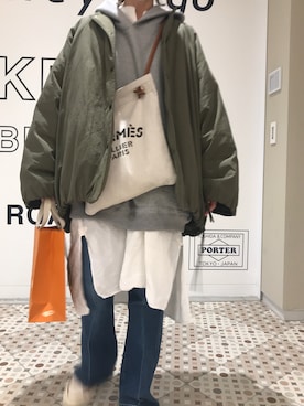 エルメスTシャツジーンズに合うカーフスキンショルダーバッグ エルメスTシャツジーンズに合うカーフスキンショルダーバッグ