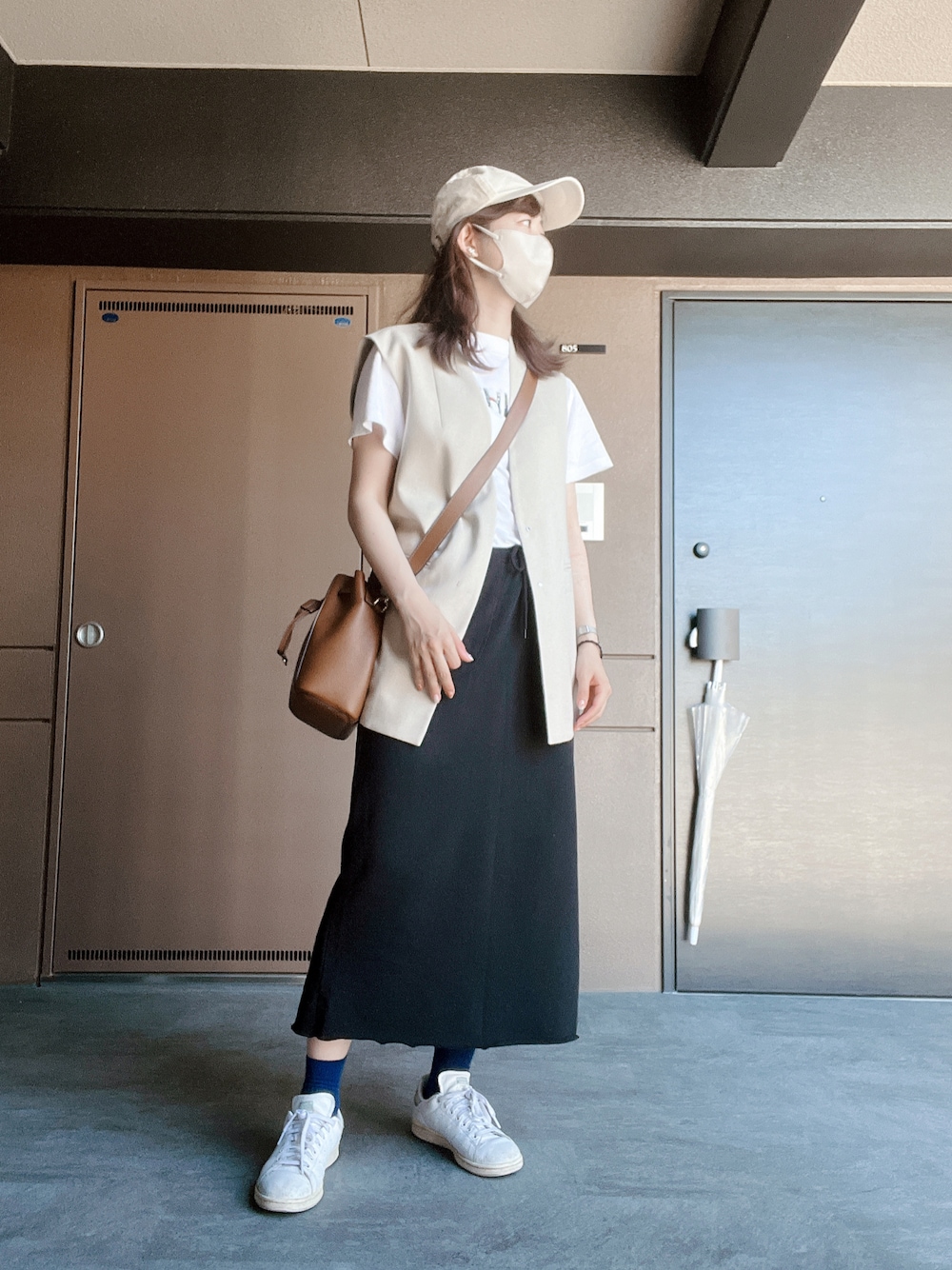 「オトナ女子、休日スタイル、休日コーデ、カジュアルコーデ、初夏コーデ、ベストコーデ、スニーカーコーデ、スニーカー、ロングスカート」｜「adidasの【ユニセックスサイズ】adidas Originals / STAN SMITH【SP】（スニーカー、ホワイト系）」を使った、toommypeco5さん（骨格ストレート・レディース・165cm）の夏コーディネートの1枚目の写真