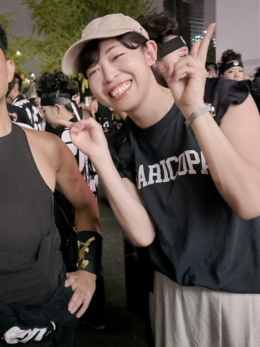 「オトナカジュアル、夏コーデ、夏、休日スタイル、休日コーデ、応援コーデ、応援スタイル、フリルTシャツ、大人女子、シンプルスタイル、黒白コーデ、黒白、淡色コーデ、高身長女子、おでかけコーデ」｜「JEANASISのアイテム（パンツ、ホワイト系）」を使った、toommypeco5さん（骨格ストレート・レディース・165cm）の夏コーディネートの1枚目の写真