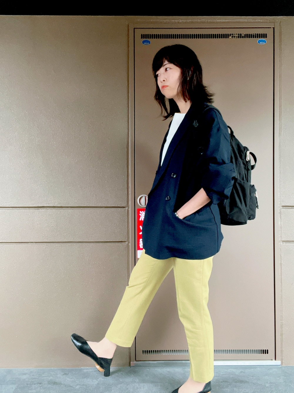 「秋冬コーデ、オフィスカジュアル、オフィススタイル、秋服、秋服準備はじめました、お仕事コーデ、お仕事スタイル、大人カジュアル、オフィスコーデ」｜「saloonのSALOON(サルーン)/スクエアパンプス（パンプス、ブラック系）」を使った、toommypeco5さん（骨格ストレート・レディース・165cm）の秋コーディネートの1枚目の写真