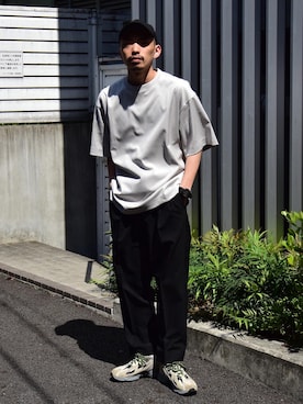 「UNITED TOKYO（ユナイテッドトウキョウ）のアイテム（Tシャツ/カットソー）」を使った、すぐるさん（メンズ・170cm）の春コーディネート