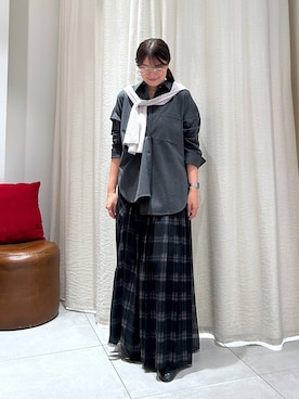 「BABYLONE（バビロン）のウールシアーニット（ニット/セーター、グレー系）」を使った、あおのさん（レディース・164cm）の秋コーディネート
