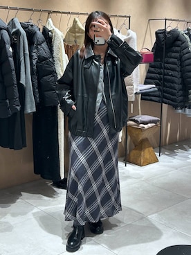 「アイテム（カバーオール）」を使った、あおのさん（レディース・164cm）の秋コーディネート