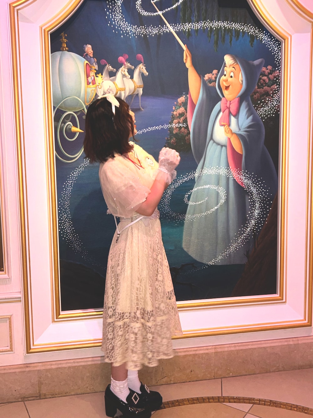 「ディズニーコーデ、ディズニーランド、ディズニープリンセス、かわいい、レース」｜「ROJITAのアイテム（ローファー、ブラック系）」を使った、にじちゃんさん（レディース・158cm）の秋コーディネートの1枚目の写真