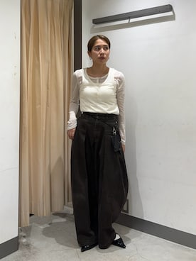 「KBF（ケイビーエフ）のユーズドライクタックWIDEパンツ（その他パンツ、ブラウン系）」を使った、chihiroさん（レディース・158cm）の春コーディネート