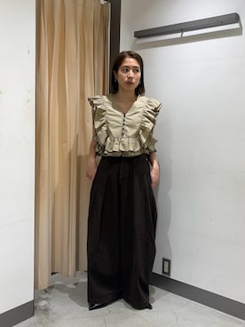 「KBF（ケイビーエフ）のユーズドライクタックWIDEパンツ（その他パンツ、ブラウン系）」を使った、chihiroさん（レディース・158cm）の春コーディネート
