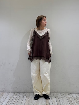 「KBF（ケイビーエフ）のヴィンテージライクレースキャミソール（キャミソール、ブラウン系）」を使った、chihiroさん（レディース・158cm）の冬コーディネート