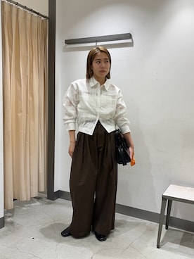 「KBF（ケイビーエフ）のシアーチェックコンパクトシャツ（シャツ/ブラウス、ホワイト系）」を使った、chihiroさん（レディース・158cm）の春コーディネート