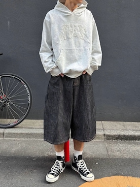 「CIAOPANIC（チャオパニック）の【cian denim/シアンデニム】バギーワイドデニムショーツ/ハーフパンツ（デニムパンツ、ブラック系）」を使った、Shota Matsuokaさん（メンズ・180cm）の冬コーディネート
